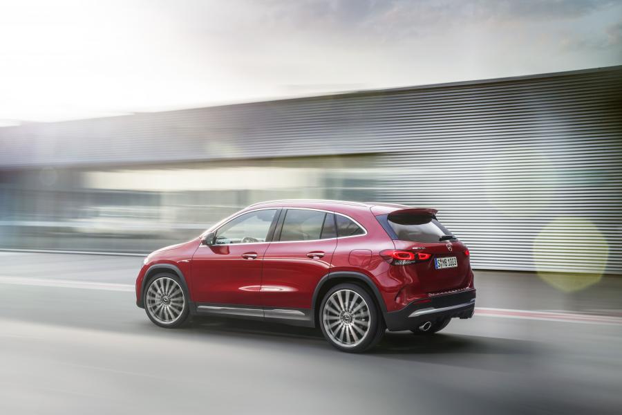  Mercedes-AMG GLA35 4Matic (H247) 2020 года  (WW) (фото 4 из 48)